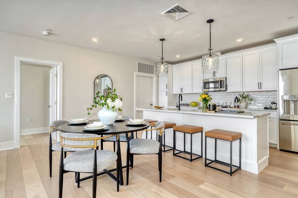Wakefield, MA 01880,62 Foundry St #208