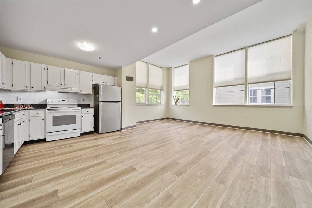 Gloucester, MA 01930,24 Cobblestone Ln #405