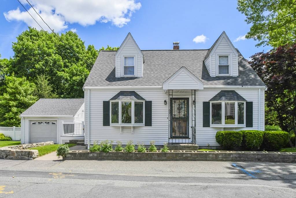 Westwood, MA 02090,57 Strafford Rd