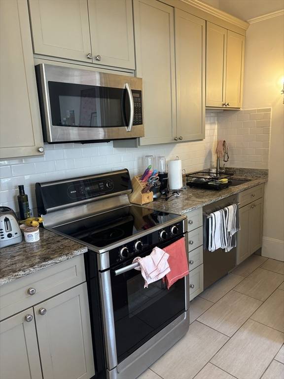 Brookline, MA 02446,1080 Beacon Street #3A