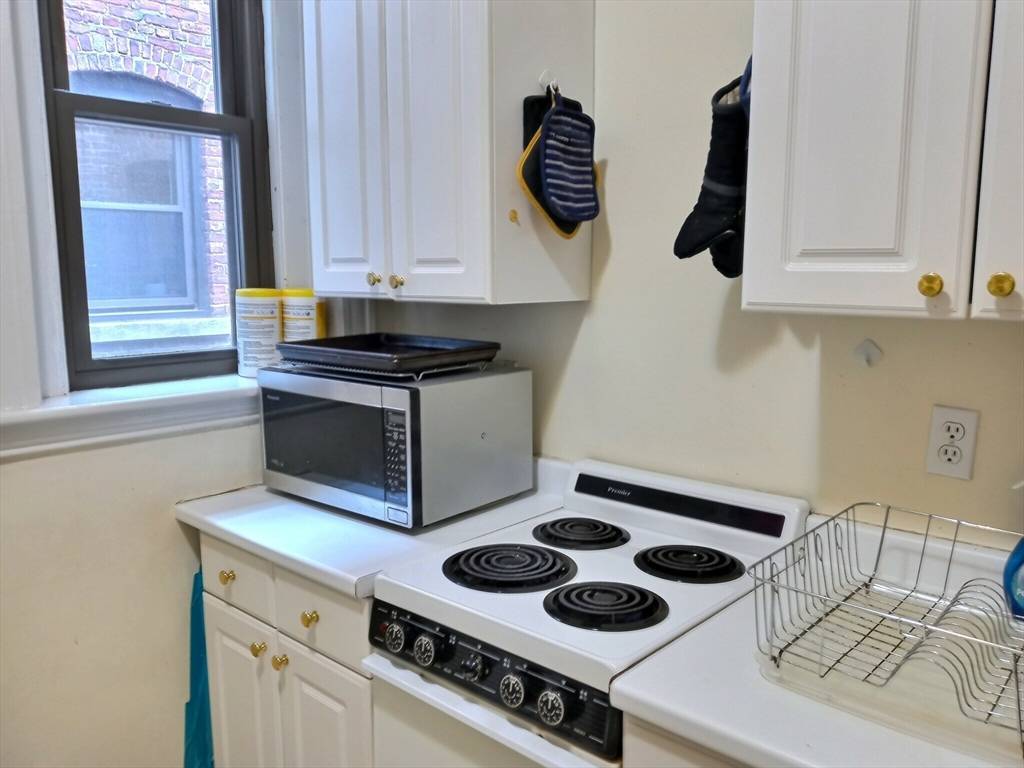 Brookline, MA 02446,1382 Beacon #11