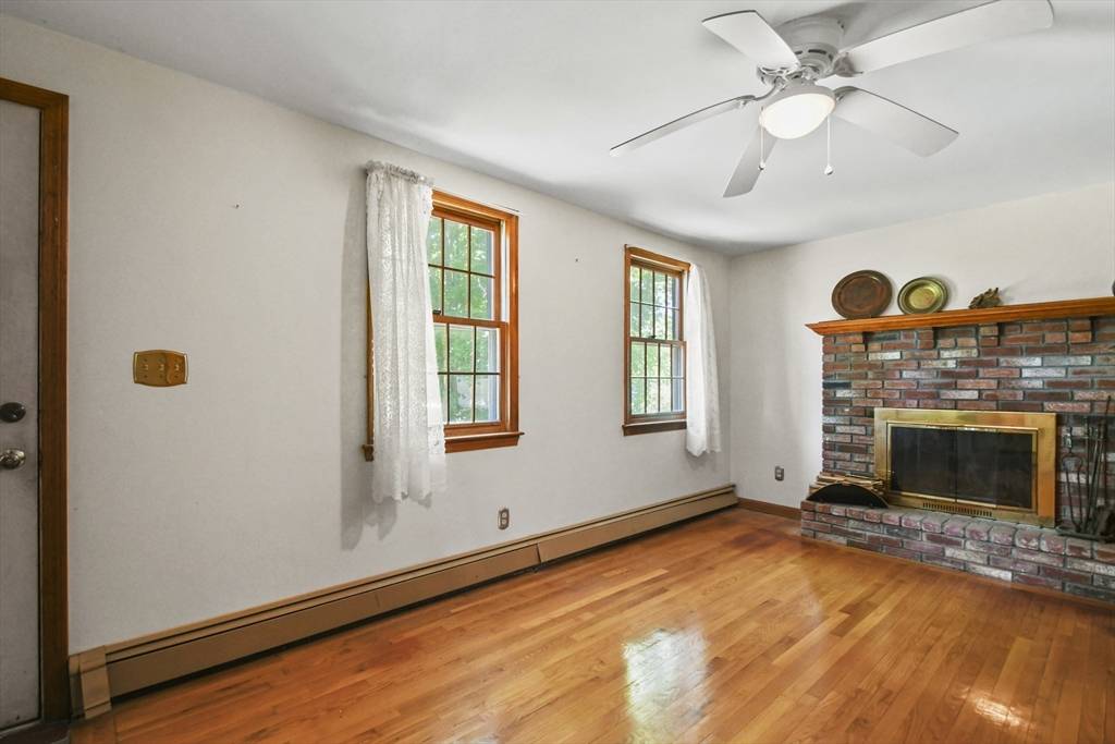 Woburn, MA 01801,18 Lexington Street