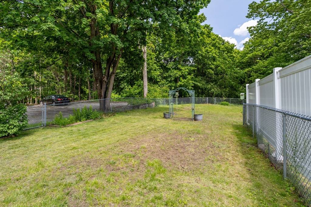 Clinton, MA 01510,119 Clark St