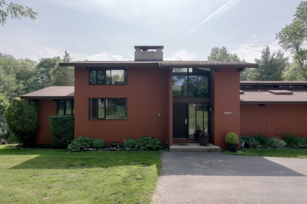 Southbridge, MA 01550,1023 N. Woodstock Road