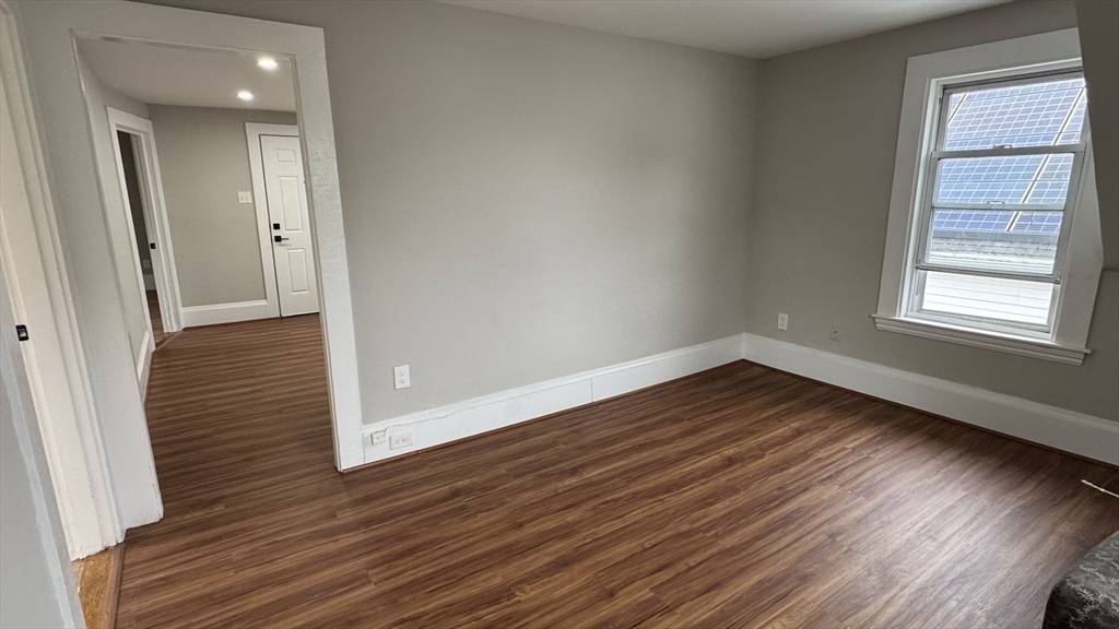 Lynn, MA 01902,4 Milton #3