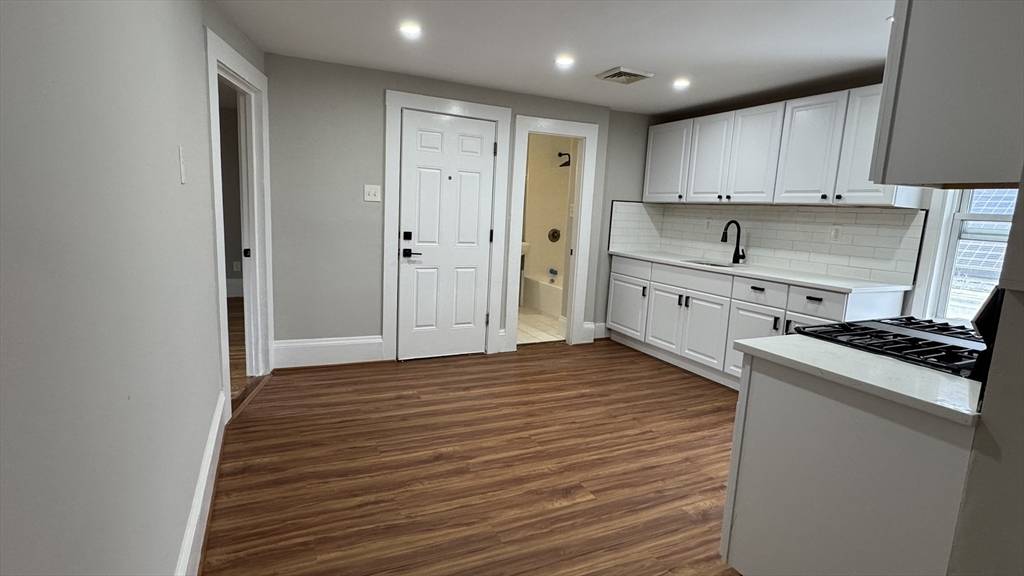 Lynn, MA 01902,4 Milton #3