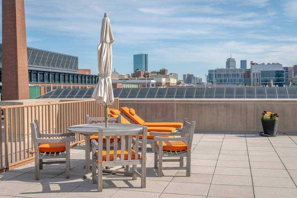Cambridge, MA 02141,20 Second St #222