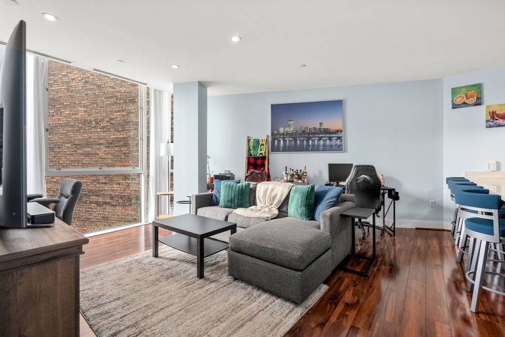 Boston, MA 02118,30 Union Park St #406