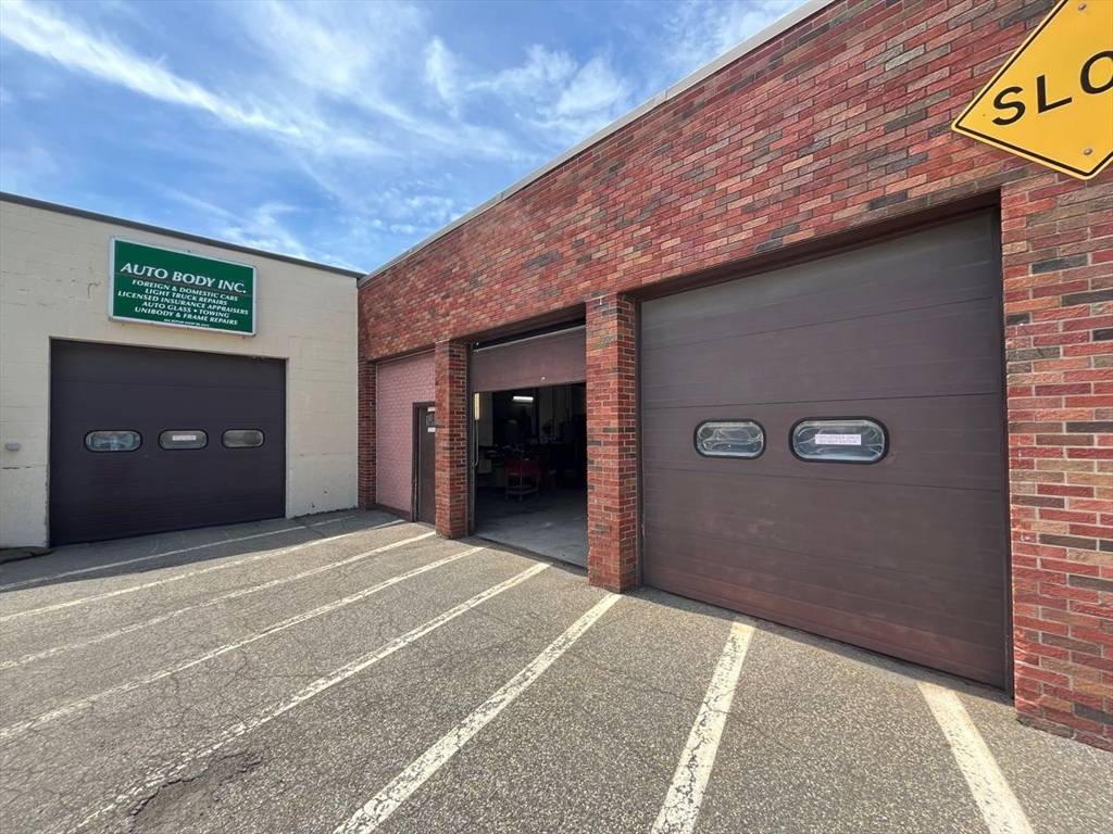 Danvers, MA 01923,9 Water St