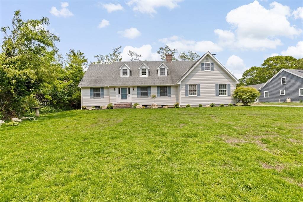 Bourne, MA 02562,3 Plymouth Heights Rd