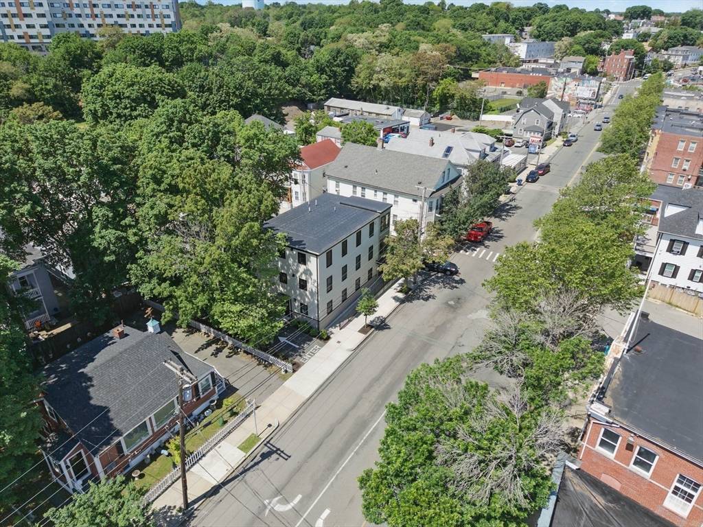 9 Boston St #3 Salem, MA 01970