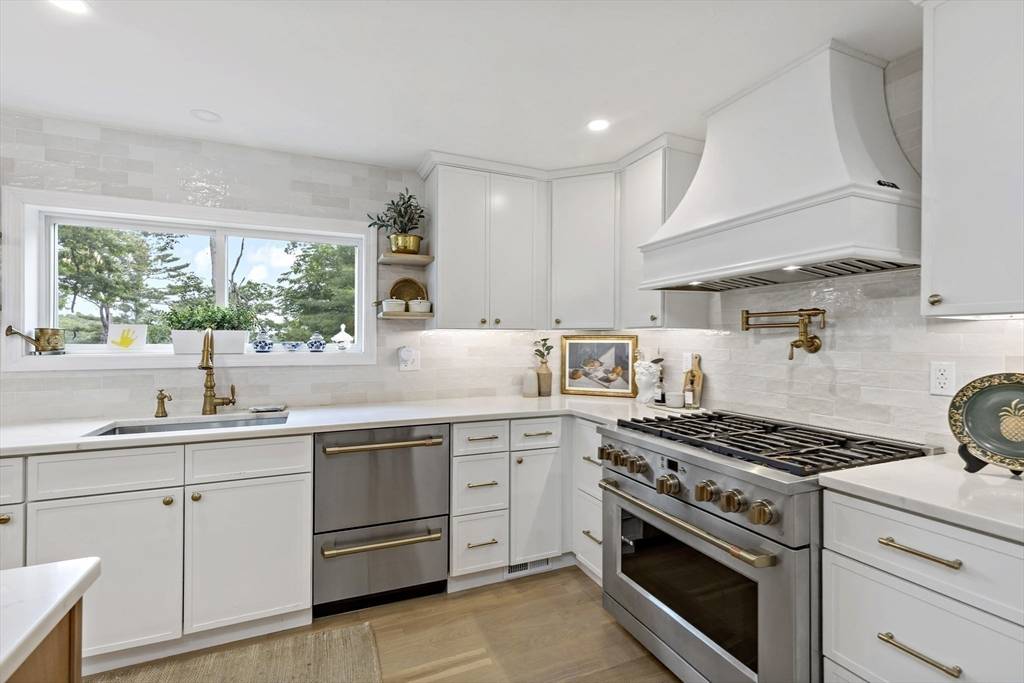 Plymouth, MA 02360,249 Little Sandy Pond Rd