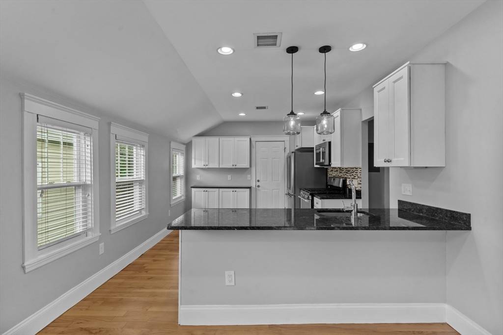 25 Seymour St #3 Boston, MA 02131