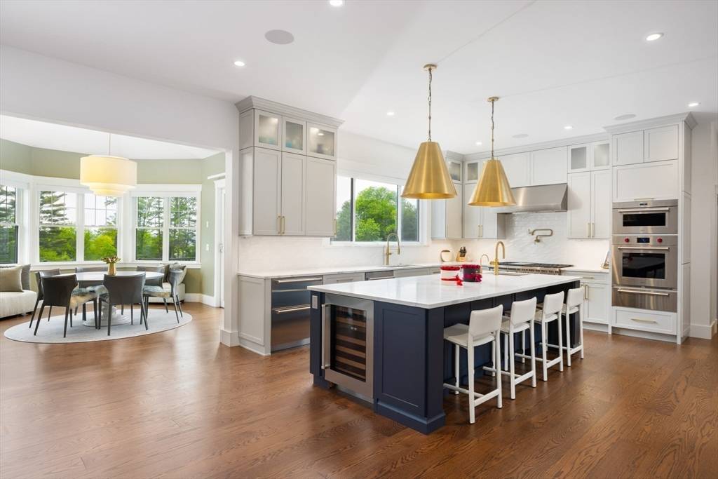Westwood, MA 02090,34 Hedgerow Ln