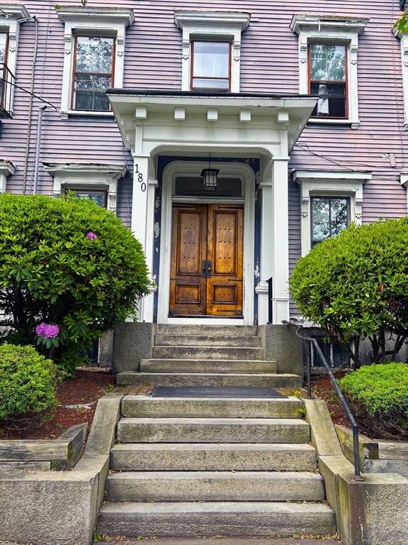 Providence, RI 02906,178 Bowen Street #6