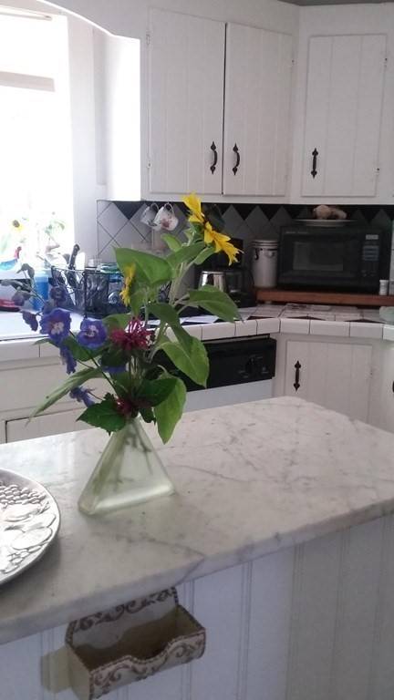 North Attleboro, MA 02760,437 North Washington St #1