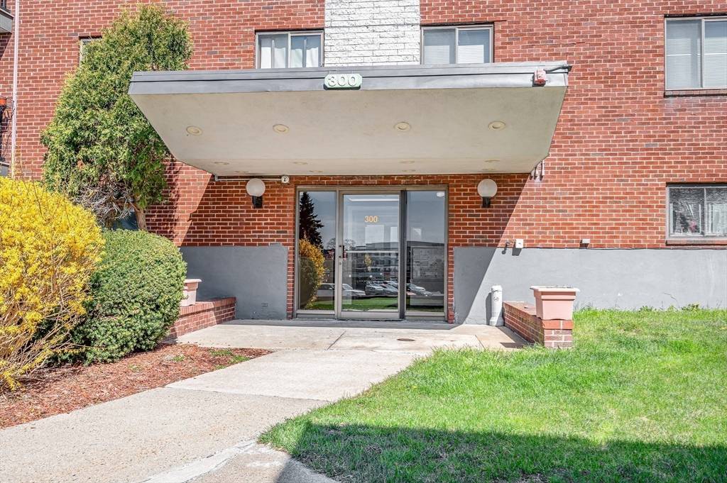 Winthrop, MA 02152,300 Governors Dr #9
