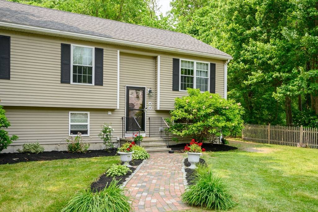Abington, MA 02351,89 Block Street
