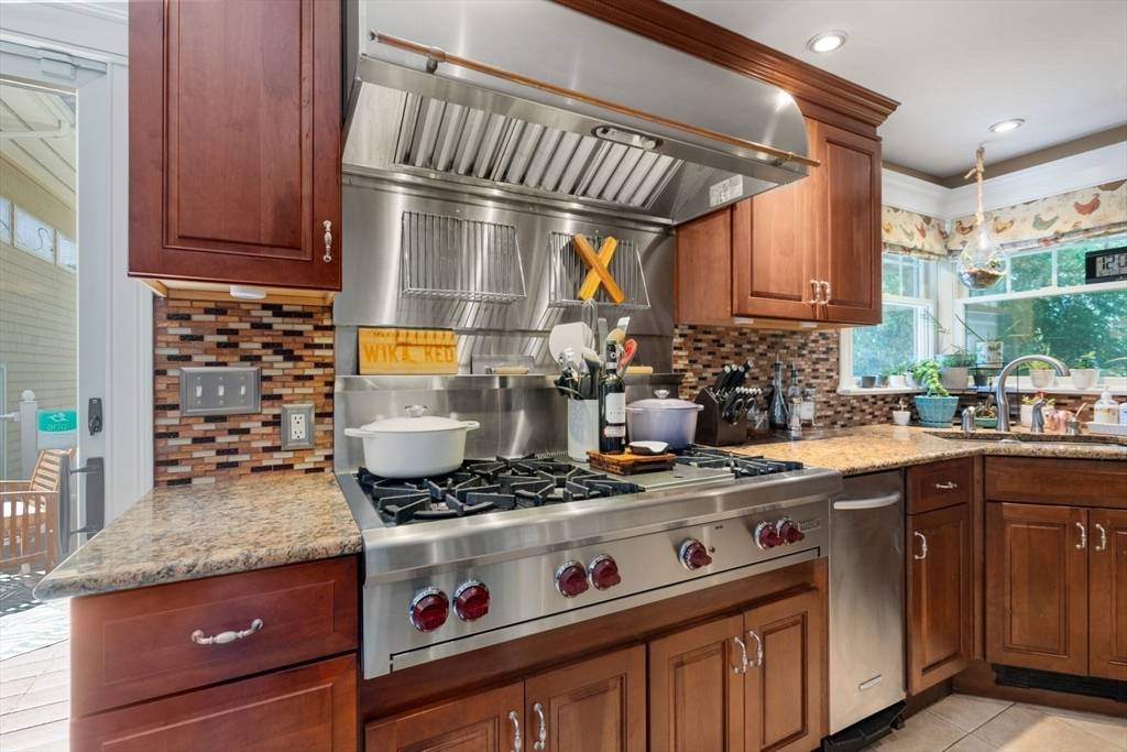 Swansea, MA 02777,126 Jaffrey Street