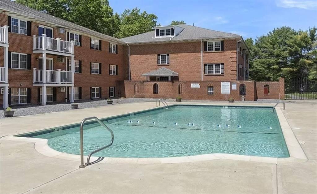 Boxborough, MA 01719,37 Leonard Road #37