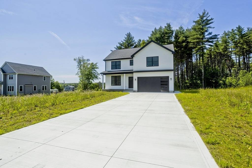 Belchertown, MA 01007,11 Woodland Lane