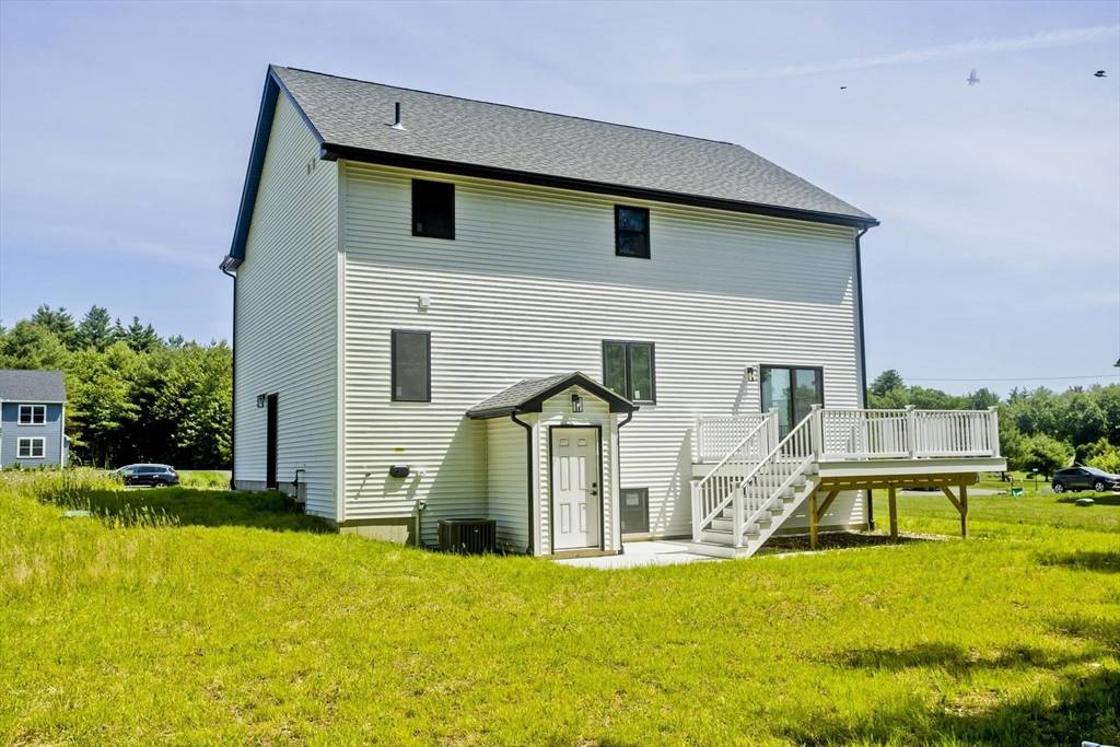 Belchertown, MA 01007,11 Woodland Lane