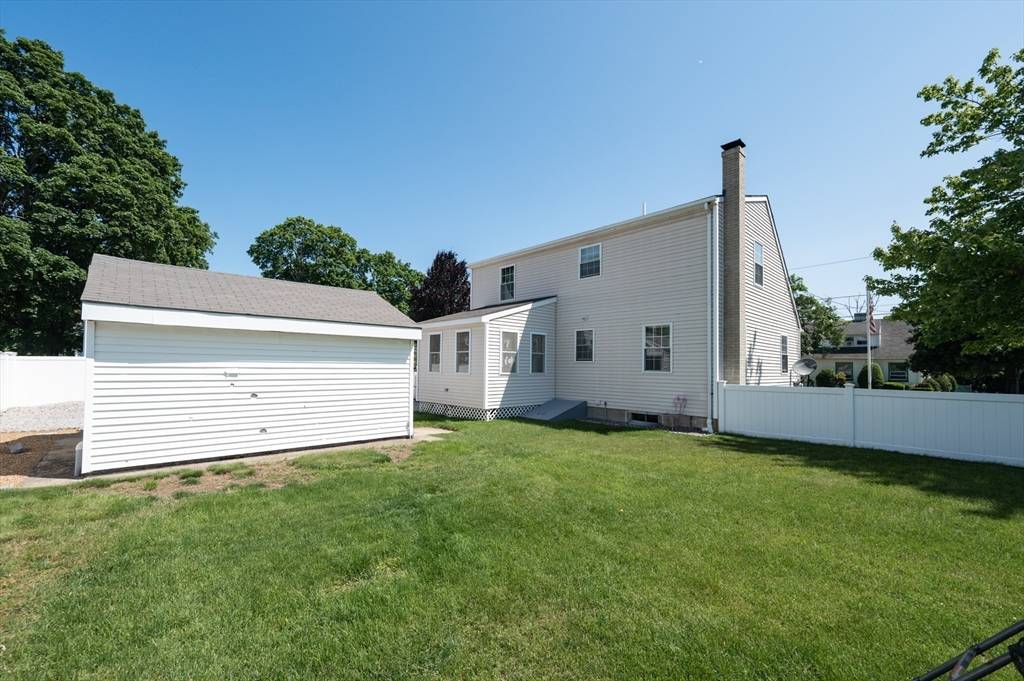 Uxbridge, MA 01569,2 Garden St