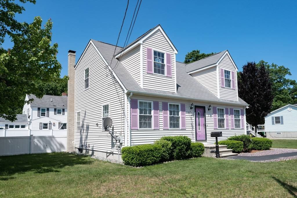 Uxbridge, MA 01569,2 Garden St