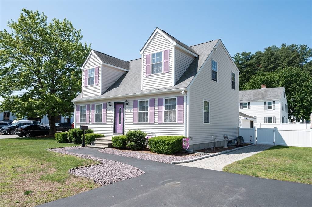 Uxbridge, MA 01569,2 Garden St