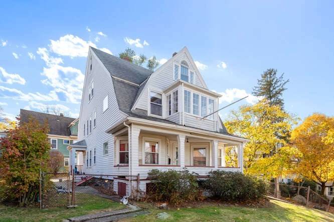 Arlington, MA 02476,4 - 6 West Street