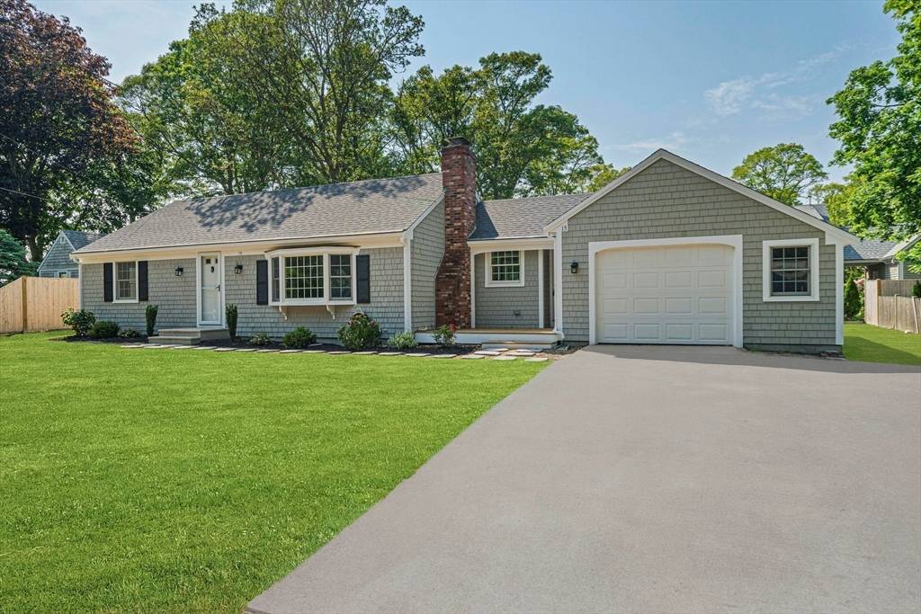 Dennis, MA 02660,15 Constance Ann Way