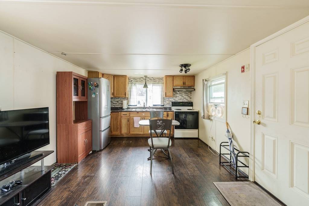 Springfield, MA 01151,93 Grochmal Ave U: 80