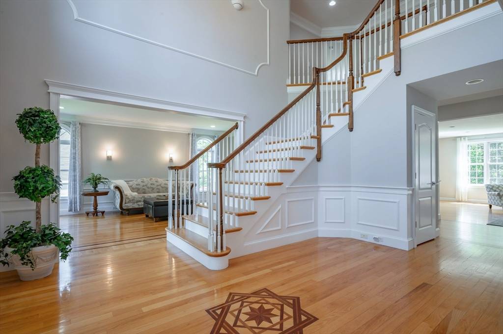 Nashua, NH 03062,24 Tanglewood Dr.