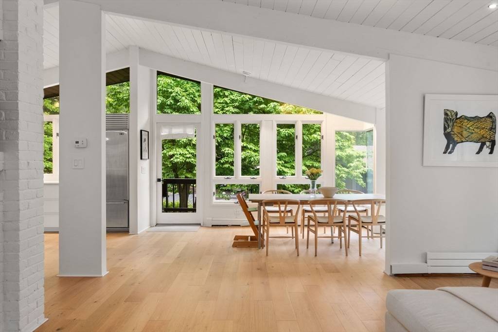 86 Myles Standish Rd Weston, MA 02493
