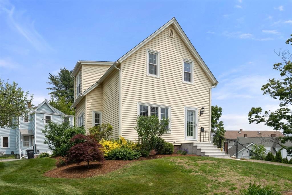 Worcester, MA 01602,4 Hadwen Rd