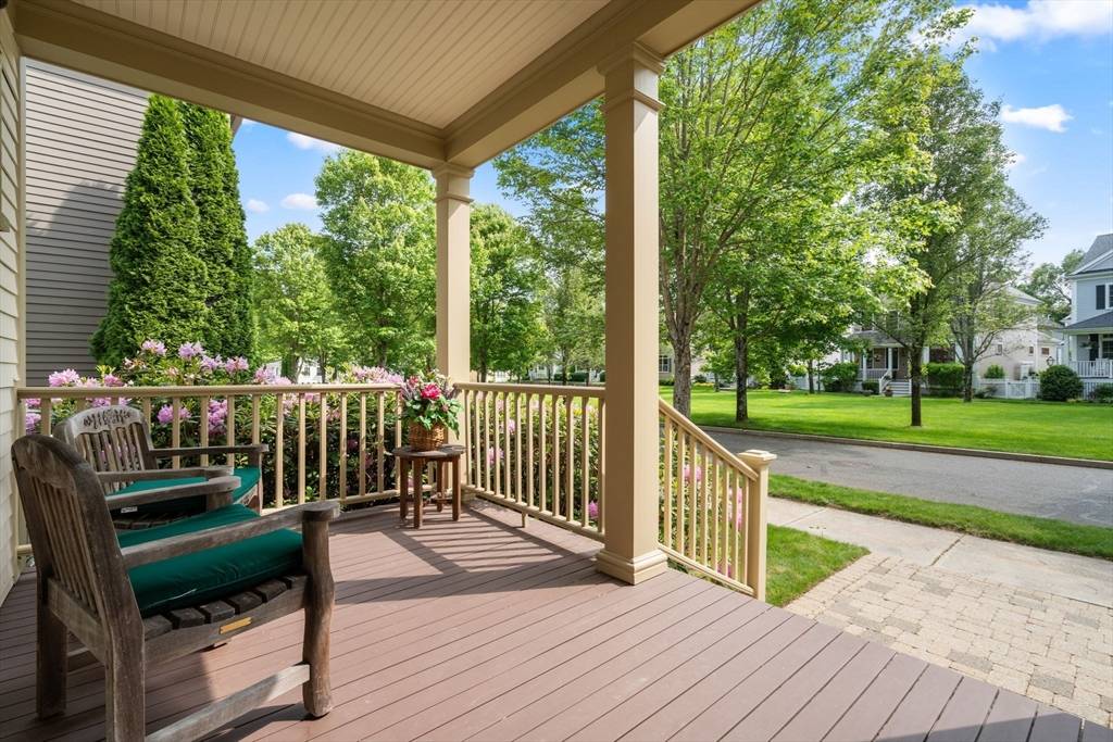 Medfield, MA 02052,10 Maple Street #10
