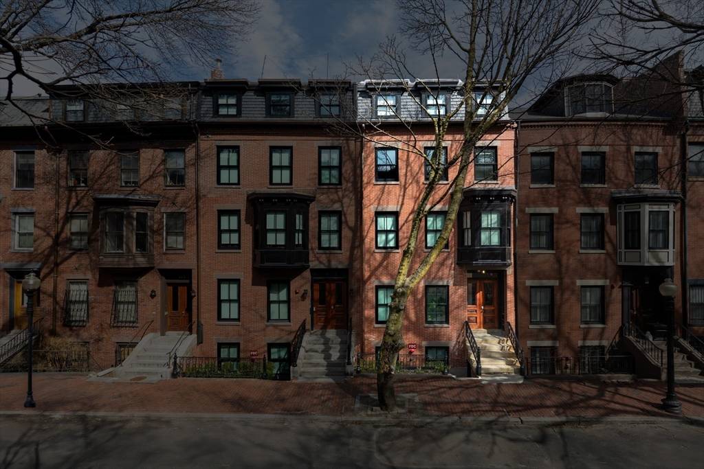 Boston, MA 02118,211 W Springfield Street