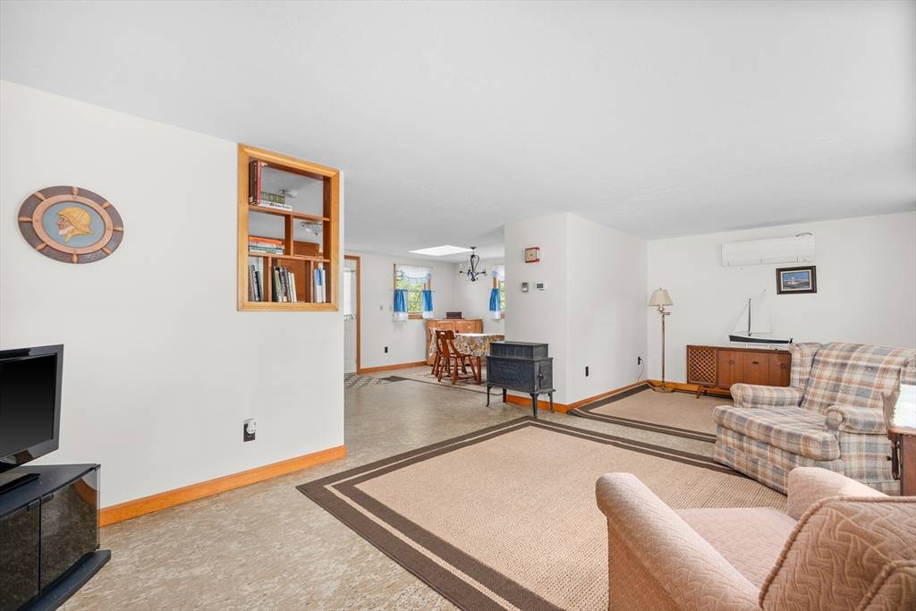 64 Uncle Percys Rd Mashpee, MA 02649