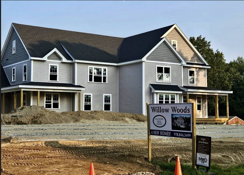 Acton, MA 01720,90 Willow Street #1
