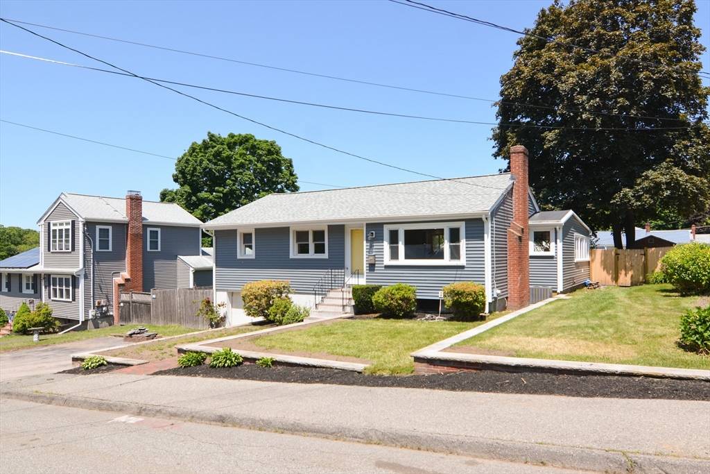 Holbrook, MA 02343,19 Woodcliff Rd