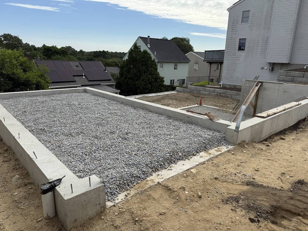 Waltham, MA 02451,14 Piedmnot Ave