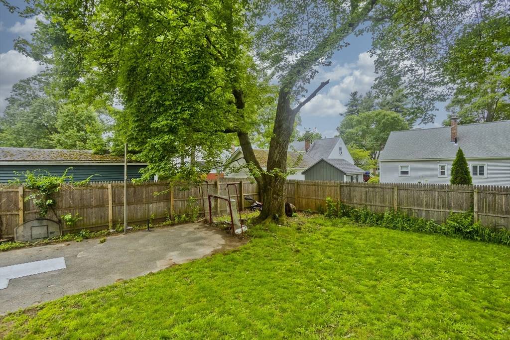 156 Powell Springfield, MA 01118