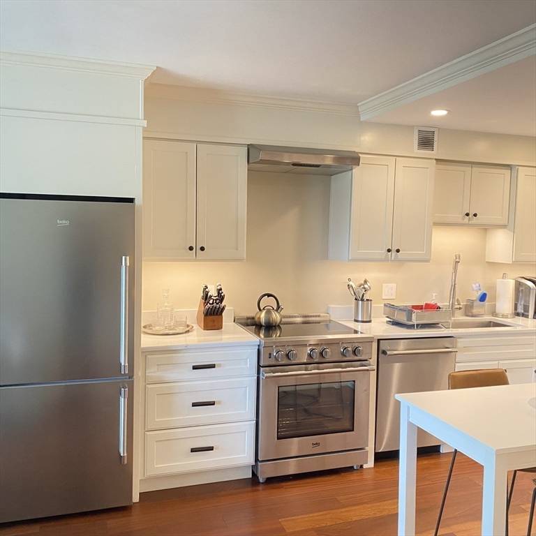 Boston, MA 02114,145 Pinckney #306