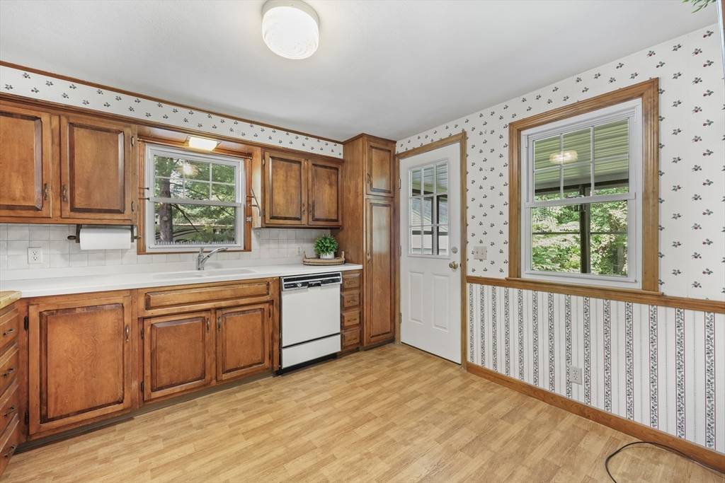 45 Donamor Lane East Longmeadow, MA 01028