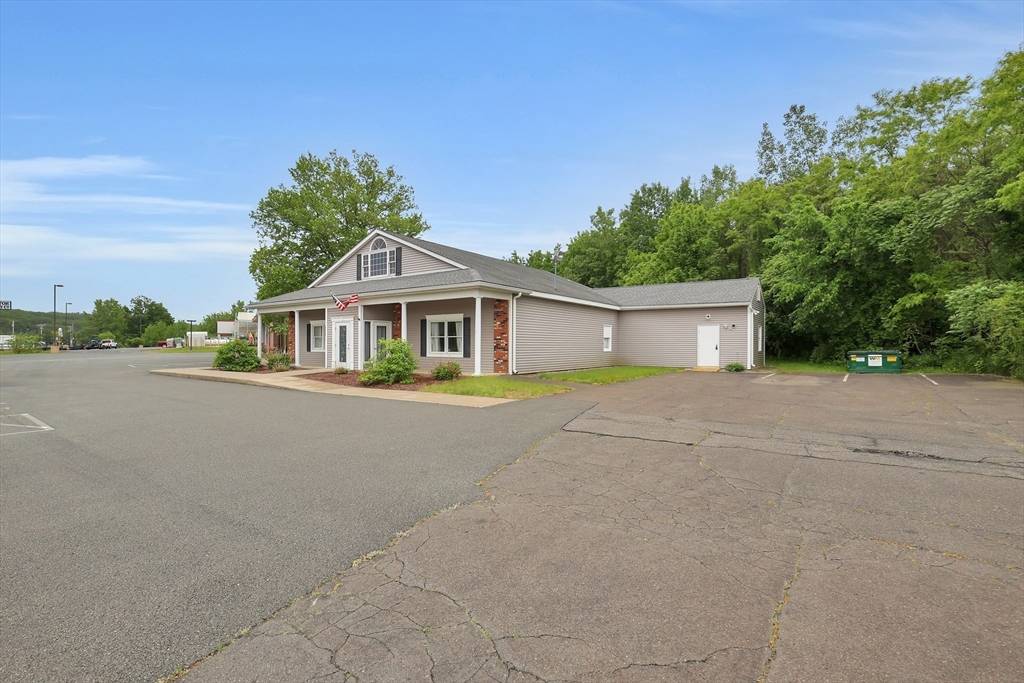 Southwick, MA 01077,691 College Hwy