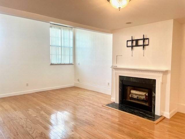 Leominster, MA 01453,54 Green St #114
