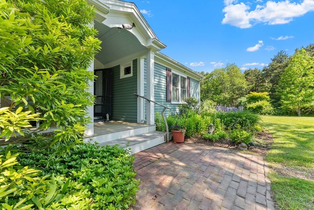 56 Bridle Path Tisbury, MA 02567
