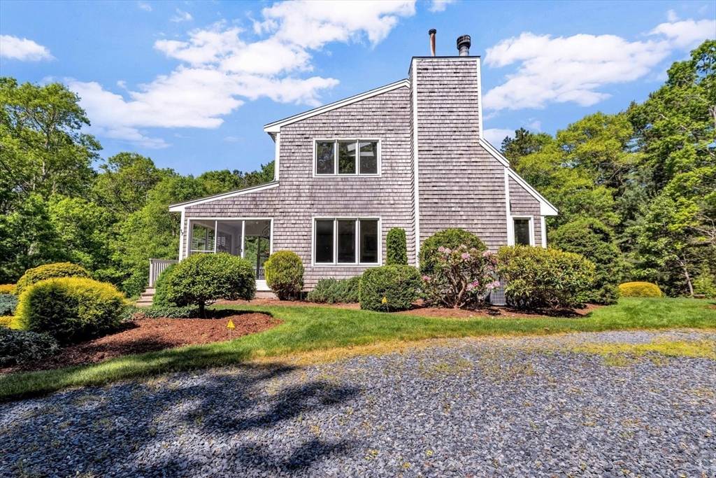 Barnstable, MA 02648,17 Claus