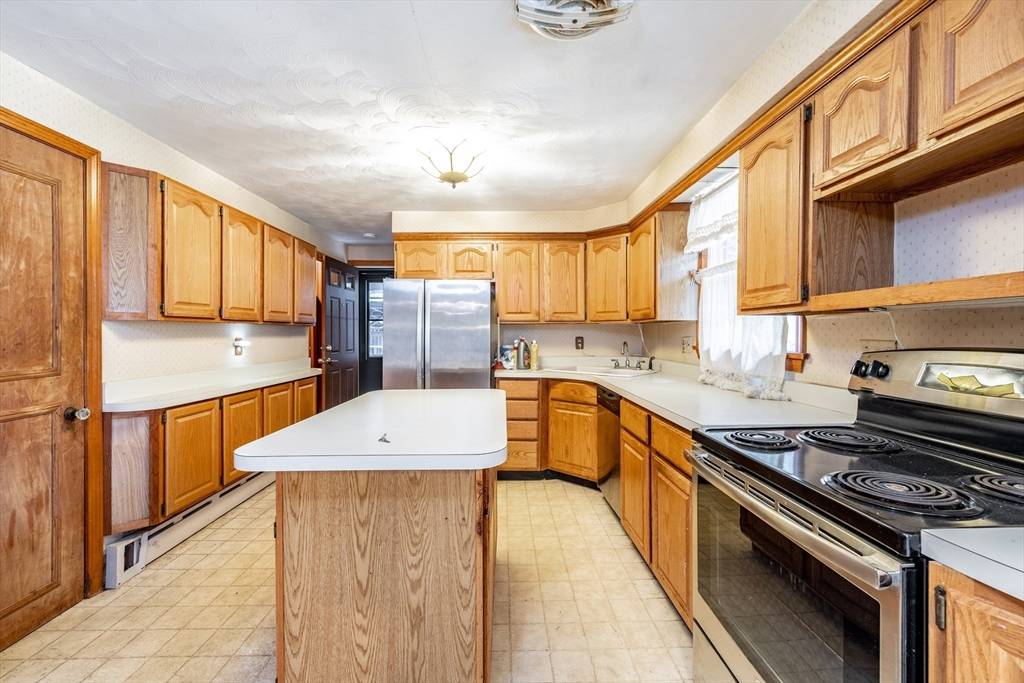 East Longmeadow, MA 01028,399 Elm St