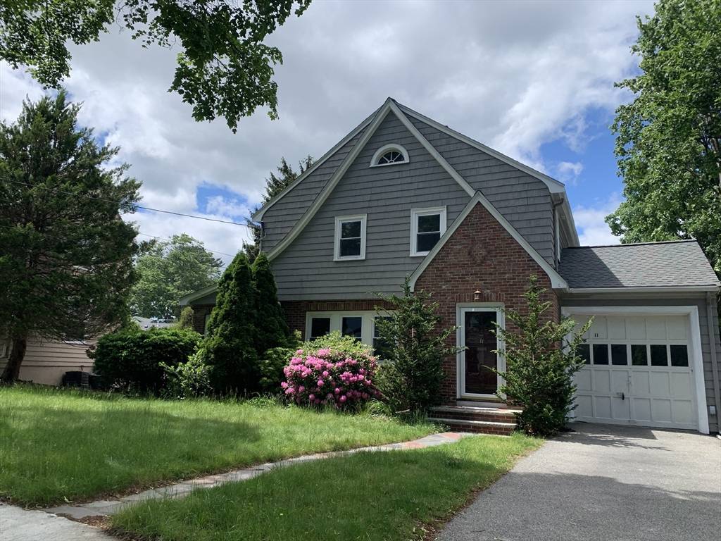 Newton, MA 02462,11 Hallron Road